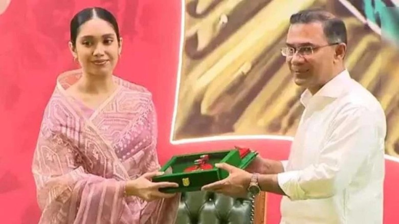 খালেদা জিয়ার পক্ষে স্বাধীনতা পুরস্কার নিলেন জাইমা রহমান