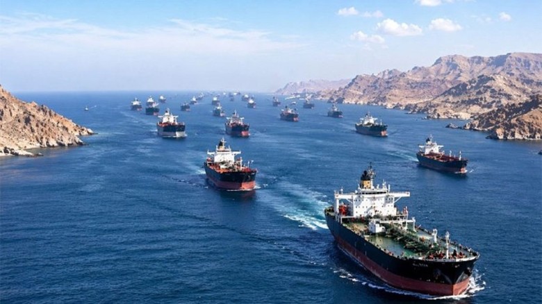 যুক্তরাষ্ট্র অবরোধ তোলা না পর্যন্ত হরমুজ প্রণালি বন্ধ: বিপ্লবী গাড