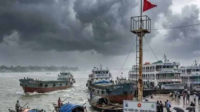 দুপুরের মধ্যে দেশের ৯ অঞ্চলে ৬০ কিমি বেগে ঝড়ের আভাস