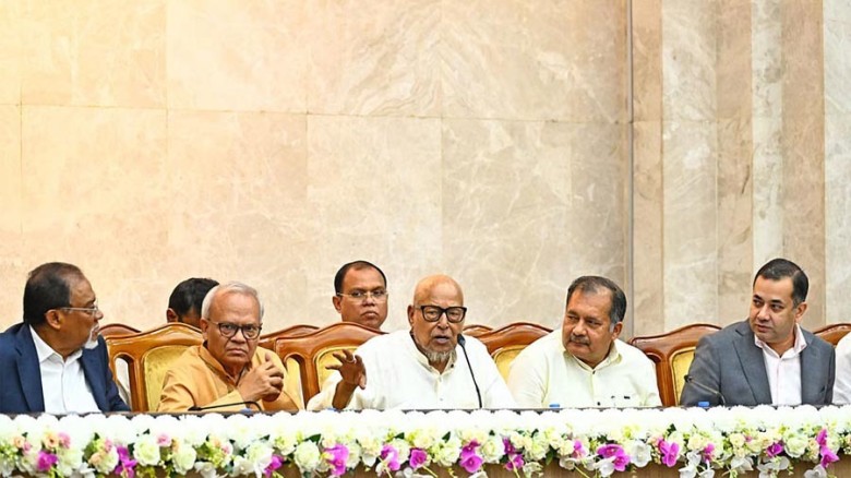 জুলাই সনদ নিয়ে দ্বন্দ্ব নয়, দলিল দেখার আহ্বান নজরুলের