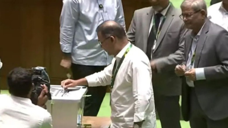 রাষ্ট্রপতি নির্বাচনে ভোট দিলেন প্রধানমন্ত্রী, স্পিকার ও বিরোধীদলীয় নেতা